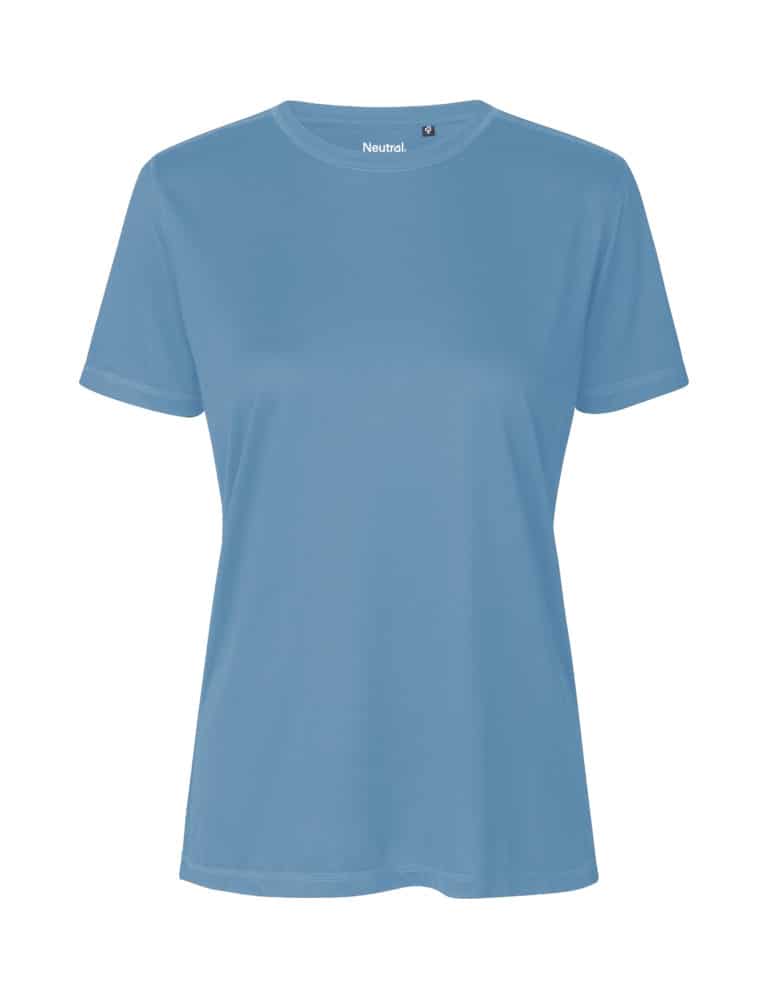 Denne t-skjorten er laget av 100% resirkulert polyester.