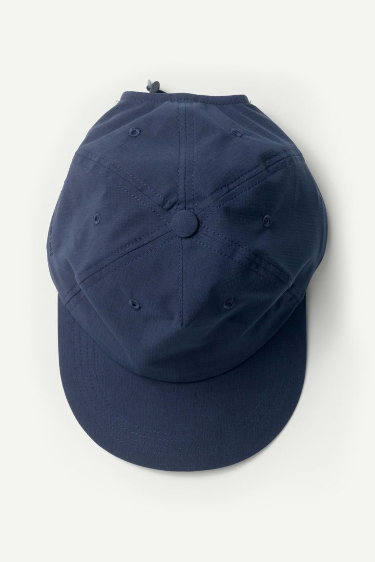 cap laget av resirkulert polyester